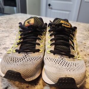 Nike Athletic Shoes Black and Yellow